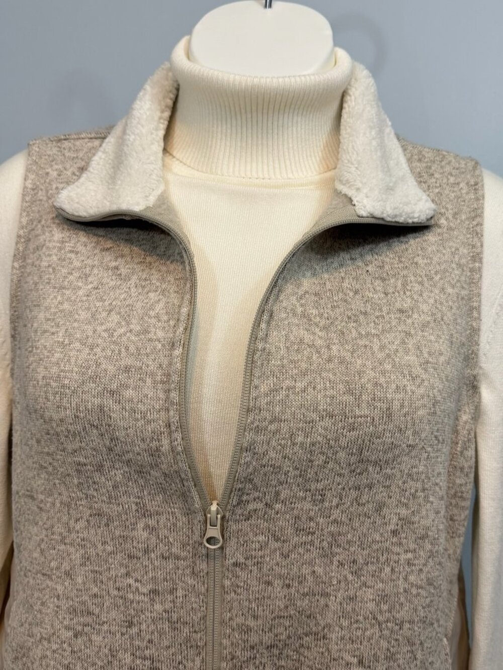 Faded Glory Knit Vest With Faux Rabbit Collar Size XXL